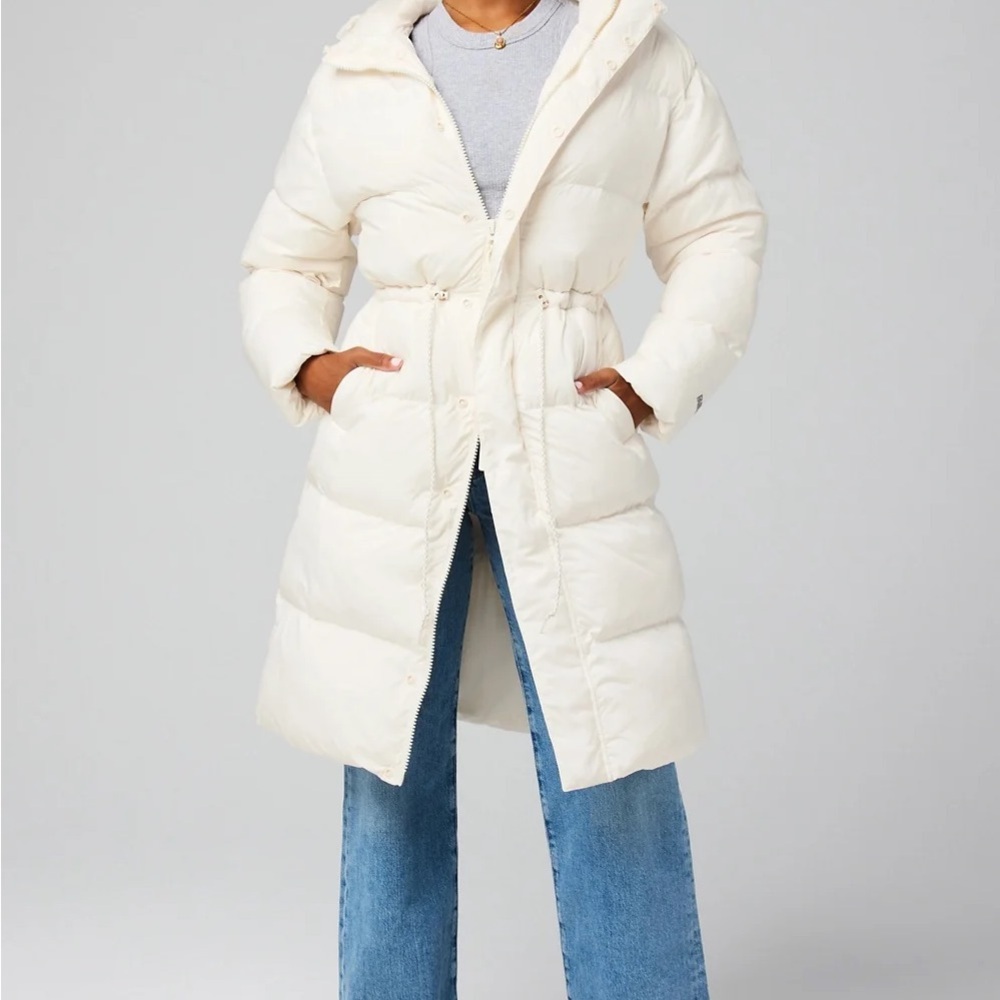 Fabletics White Puffer Coat with Hood and Quilted Design